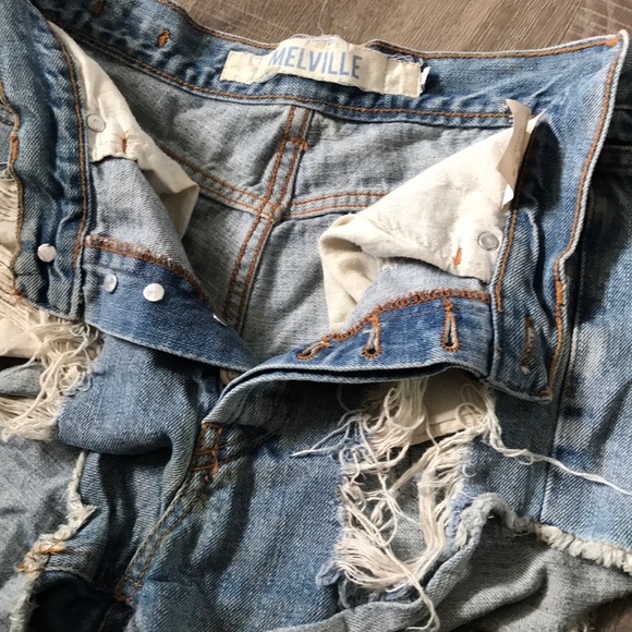 Distressed denim short shorts🌟 - Picture 7 of 8